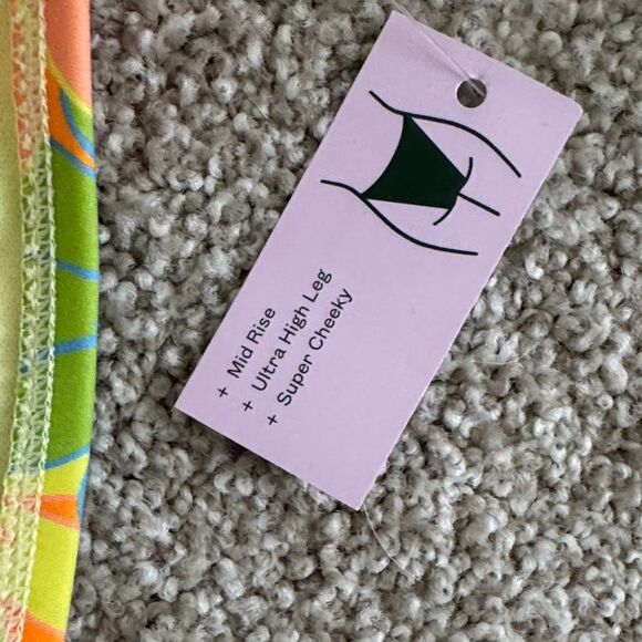 Floral Bikini Set in Yellow and Orange Top XL Bottom L - Picture 3 of 8